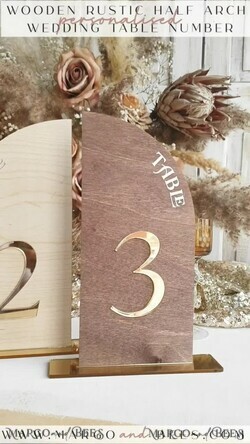 TISCHDEKORATIONSCHILDER   Holz Eco Rustikale Tischnummern Rustikale Holz-Halbbogen-Hochzeits-Tischnummern, Holz-Gold-Plexi-Tischnummern, ländliche Scheunen-Hochzeits-Tischdekoration, Hochzeitsschild-Holz-goldene Spiegel-Tischnummern25