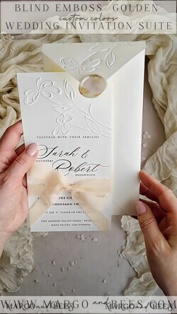 HOCHZEITS EINLADUNGEN geprägte Einladungen Maßgeschneiderte geprägte Blindprägung Ivory Gold Hochzeitseinladung, goldene Ecru Deboss Blumen Hochzeitseinladung, moderne Garten Deboss Einladung Suite, Baumwollpapier Hochzeitseinladung Suite, Hochzeitseinladungen golden27