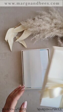 BRAUT Bolero, Kleider, Strumpfband STRUMPFBAND FÜR DIE BRAUT Set aus zwei Strumpfbändern, personalisiertes Hochzeitsstrumpfband in Box, etwas blaues Tüllstrumpfband & personalisiertes Wurfset, Strumpfband für die Braut, Geschenk zur Brautparty, Tüllstrumpfband-Set, Geschenk für die Braut, Wurfstrumpfband.4